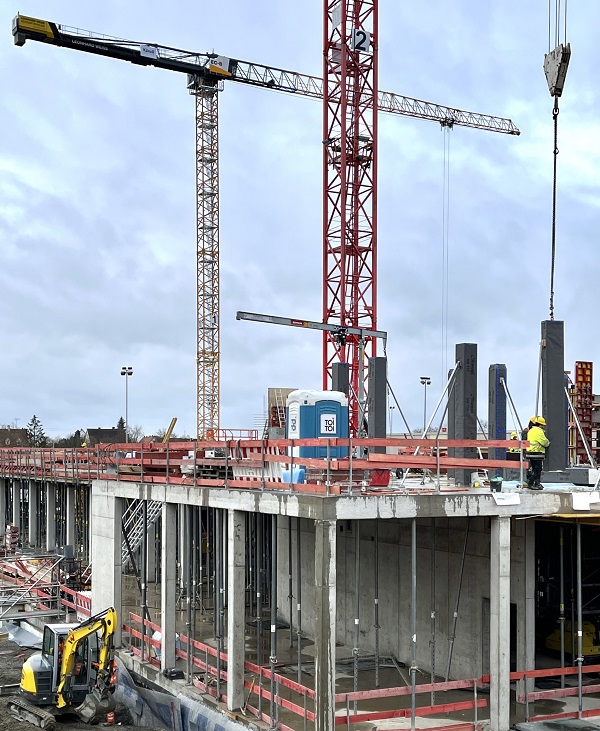 Einbau der Holzstützen am BZW